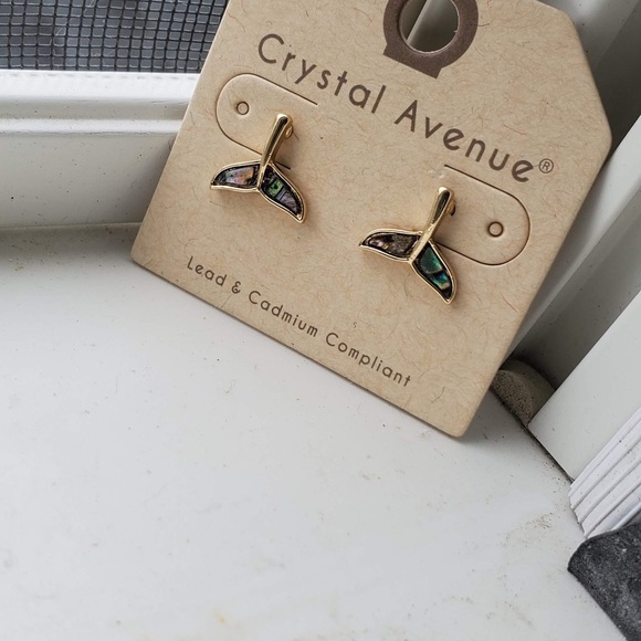 πSALEπ Gold abalone mermaid tail earrings - Picture 6 of 8